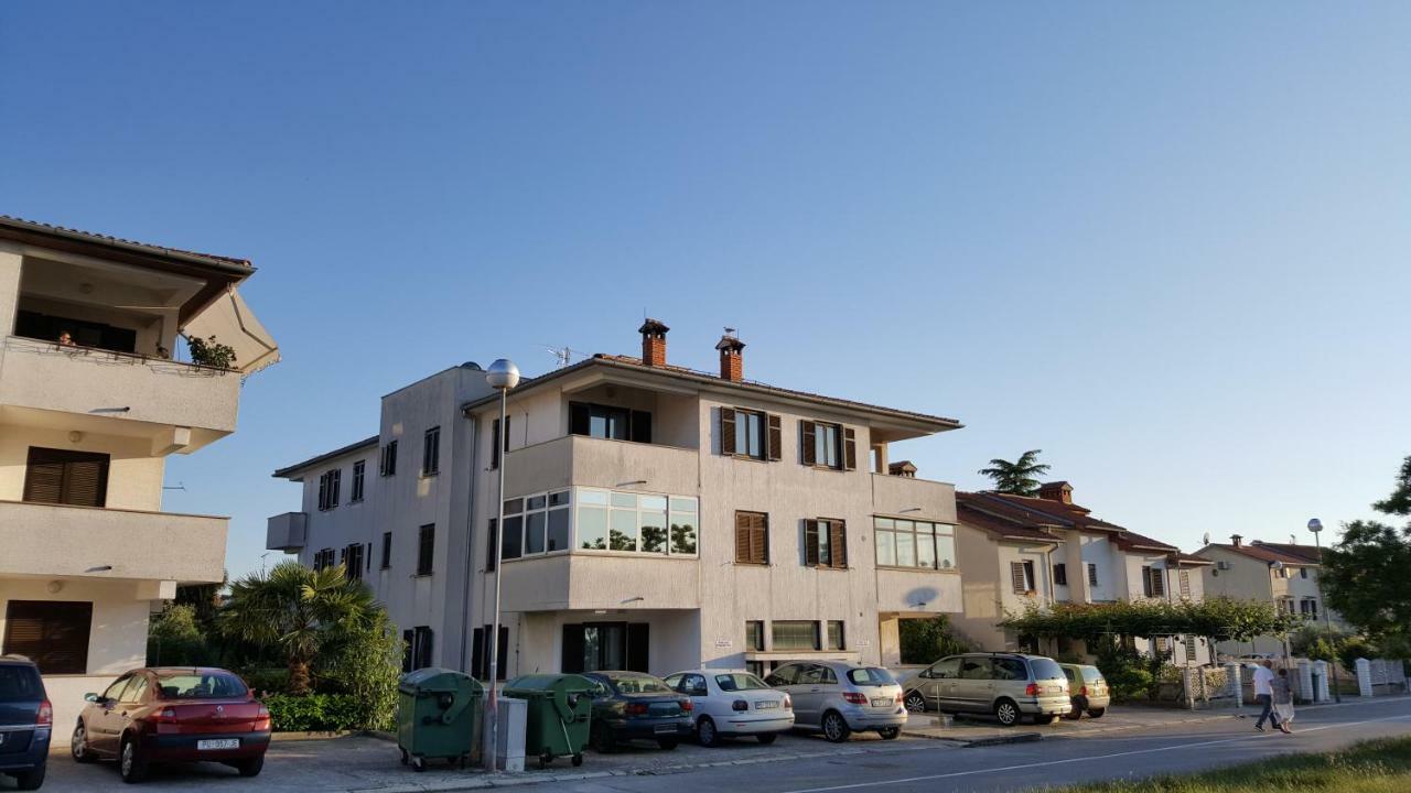 Apartment Valentina Porec Exterior photo